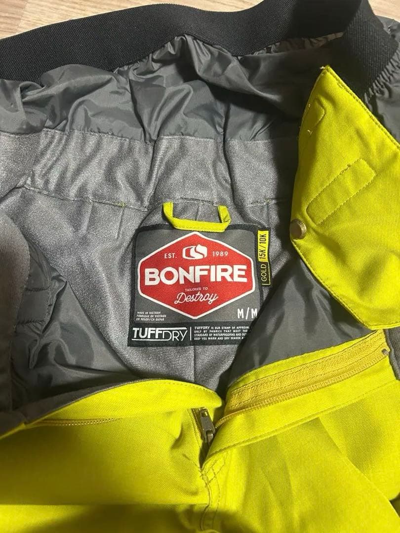 BURTON スノーボードウェア Mサイズ 黒 黄 フード付き