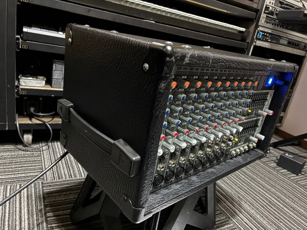 BEHRINGER EUROPOWER PMP2000 パワードミキサー