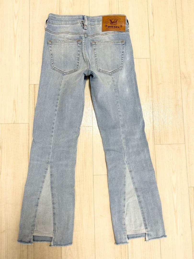 新品タグ付き DIESEL ディーゼル フレアパンツ W23