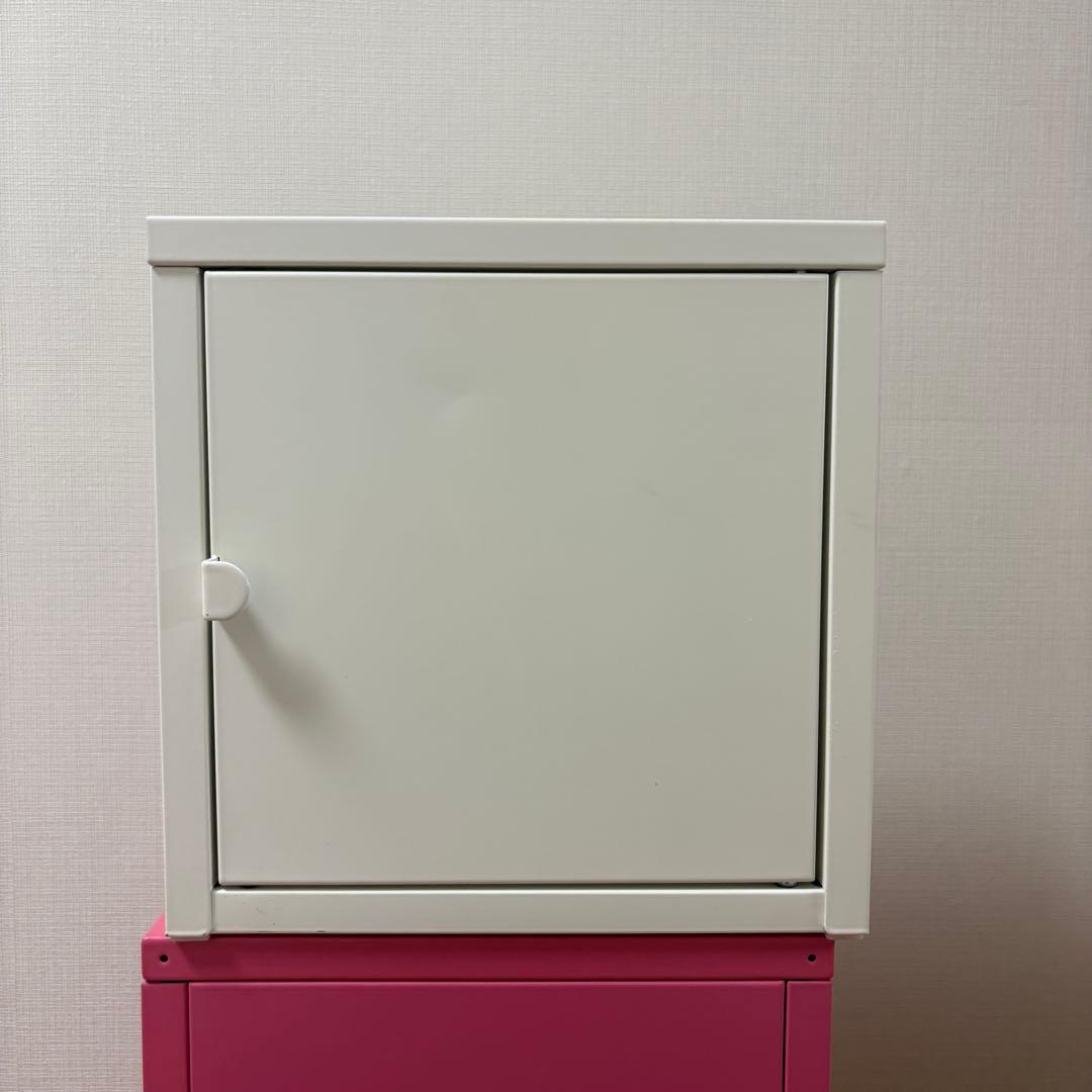 IKEA イケア LIXHULT リックスフルト キャビネット ピンク　ホワイト