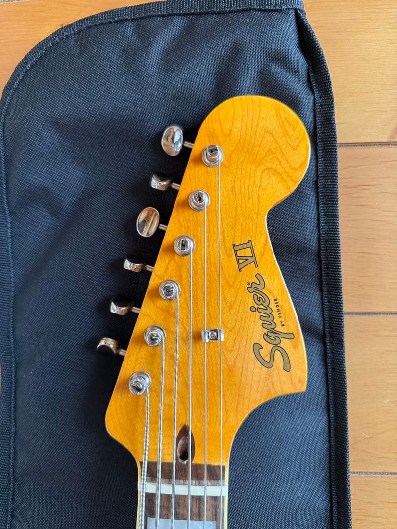 ベース Squier Classic Vibe Bass VI