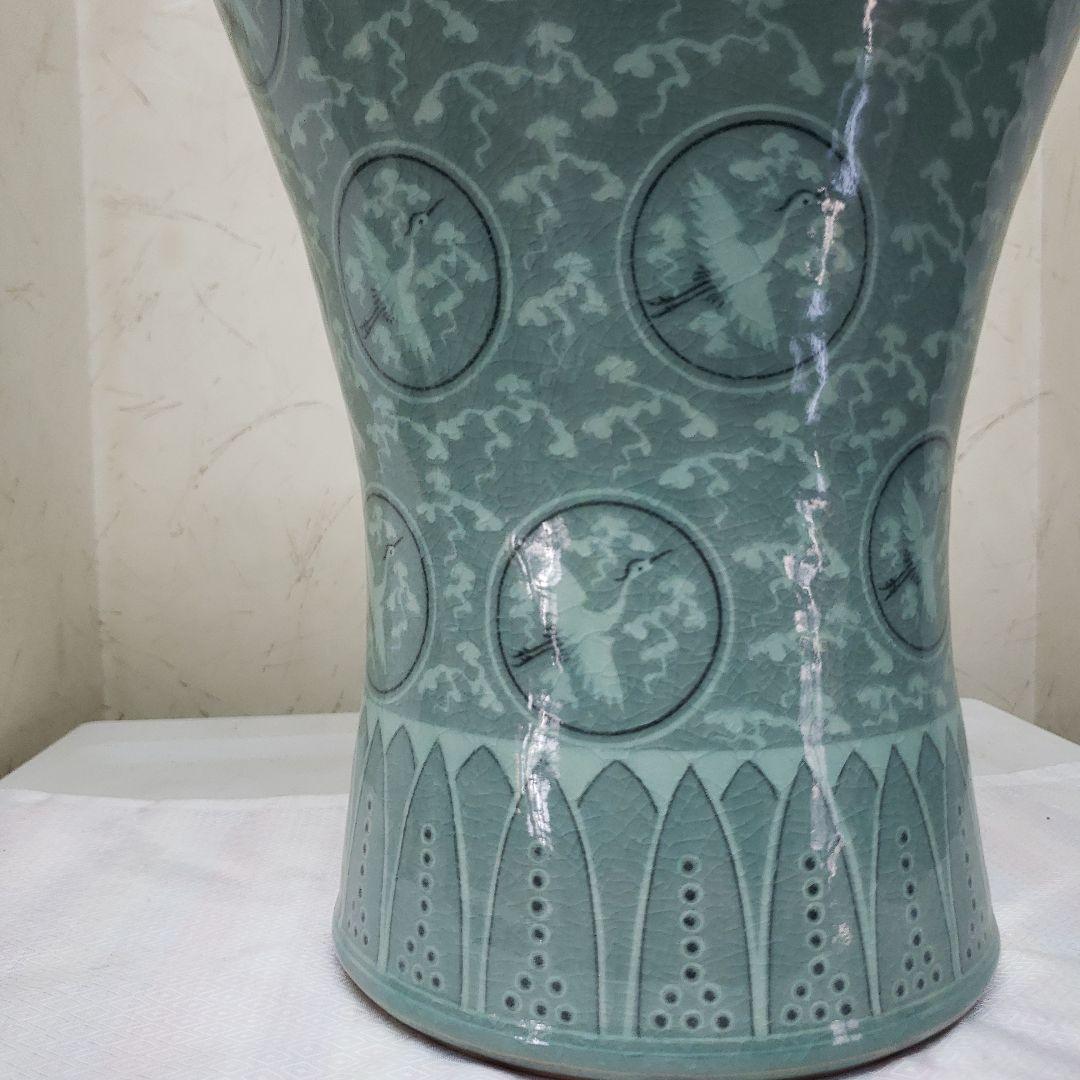 蔵出し特価　青磁 鶴模様 陶器 花瓶　作家物海剛作桐箱あり48cm