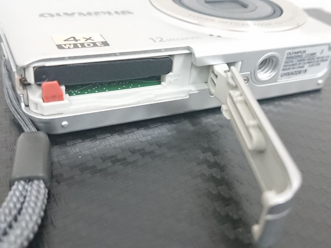 B【通電確認済】 OLYMPUS VG-110 デジタルカメラ 薄型コンパクト
