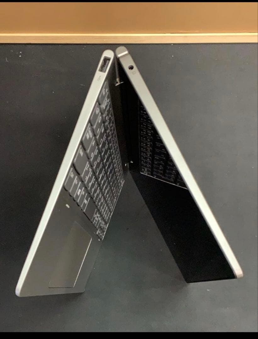 Lenovo IdeaPad D330 (インテル Celeron 4世代)