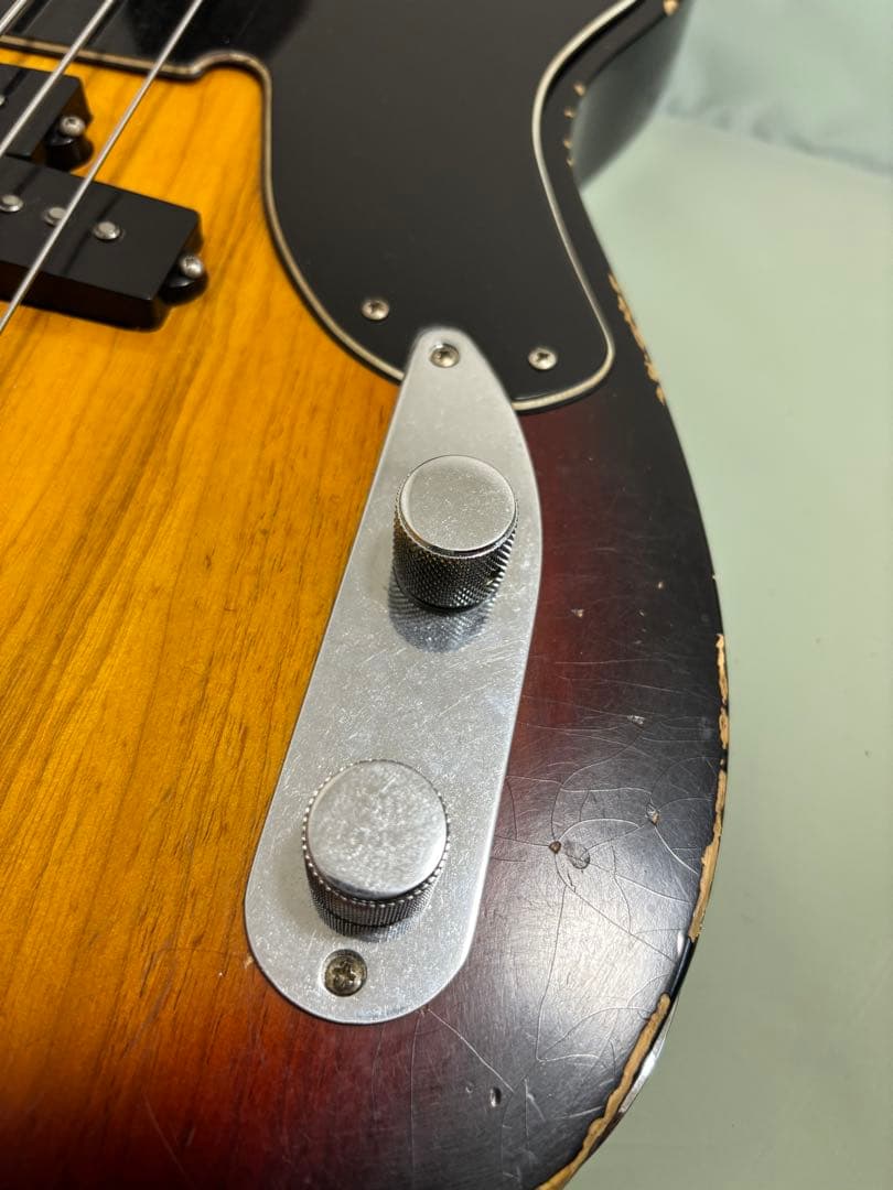 Fender Mike Dirnt シグネイチャーモデル　ベース