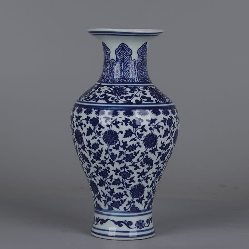 青花纏枝蓮紋魚尾瓶 景徳鎮 陶磁器 装飾品 現代工芸品 美術品 置物