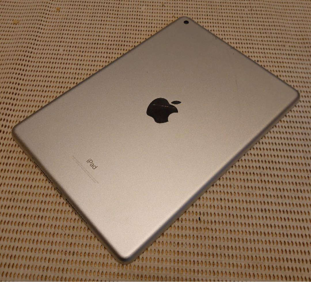 完動品液晶無傷iPad第6世代(A1893)本体32GB送料込9JF8K