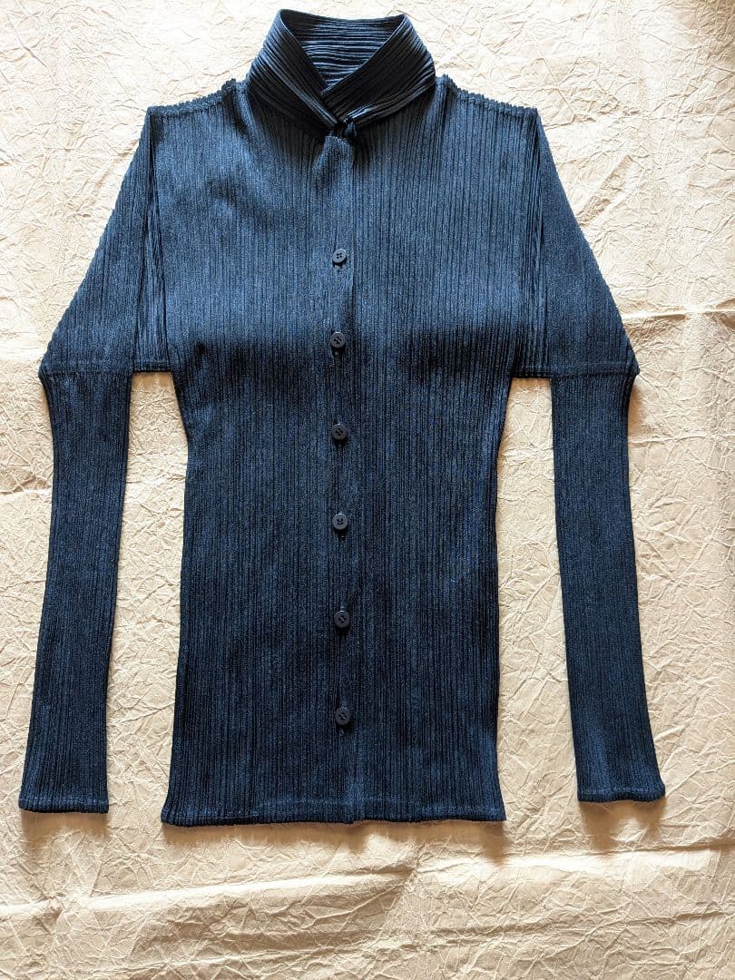 桃子　イッセイミヤケ PLEATS PLEASE 黒　テーラードジャケット