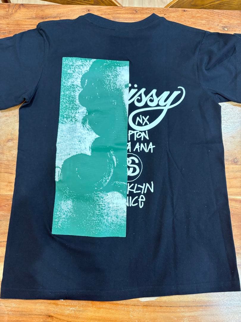新品 タグ付　ステューシー STUSSY Tシャツ 黒 ワールドツアー S