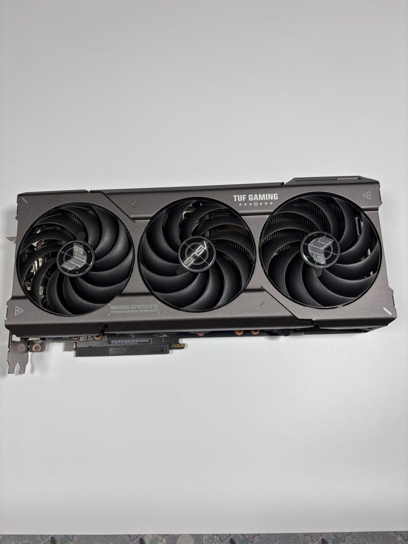 グラフィックボード・グラボ・ビデオカード ASUS TUF GAMING RADEON RX 7800XT OC 16GB