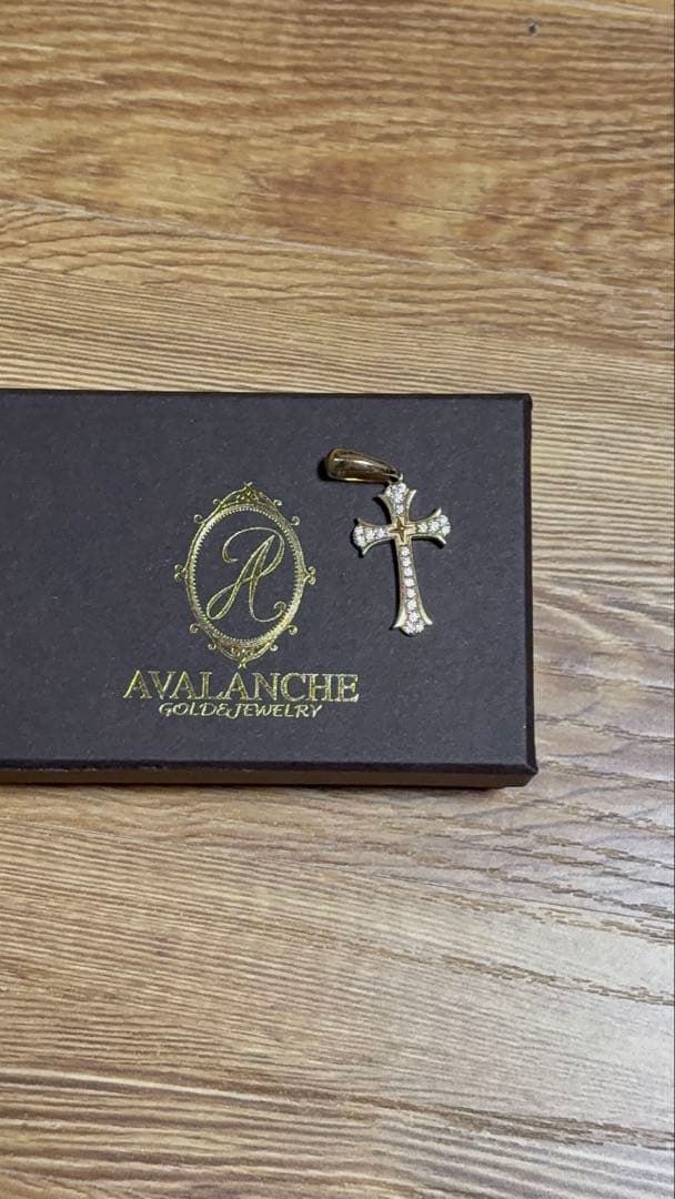 AVALANCHE 10kネックレストップ 箱付き