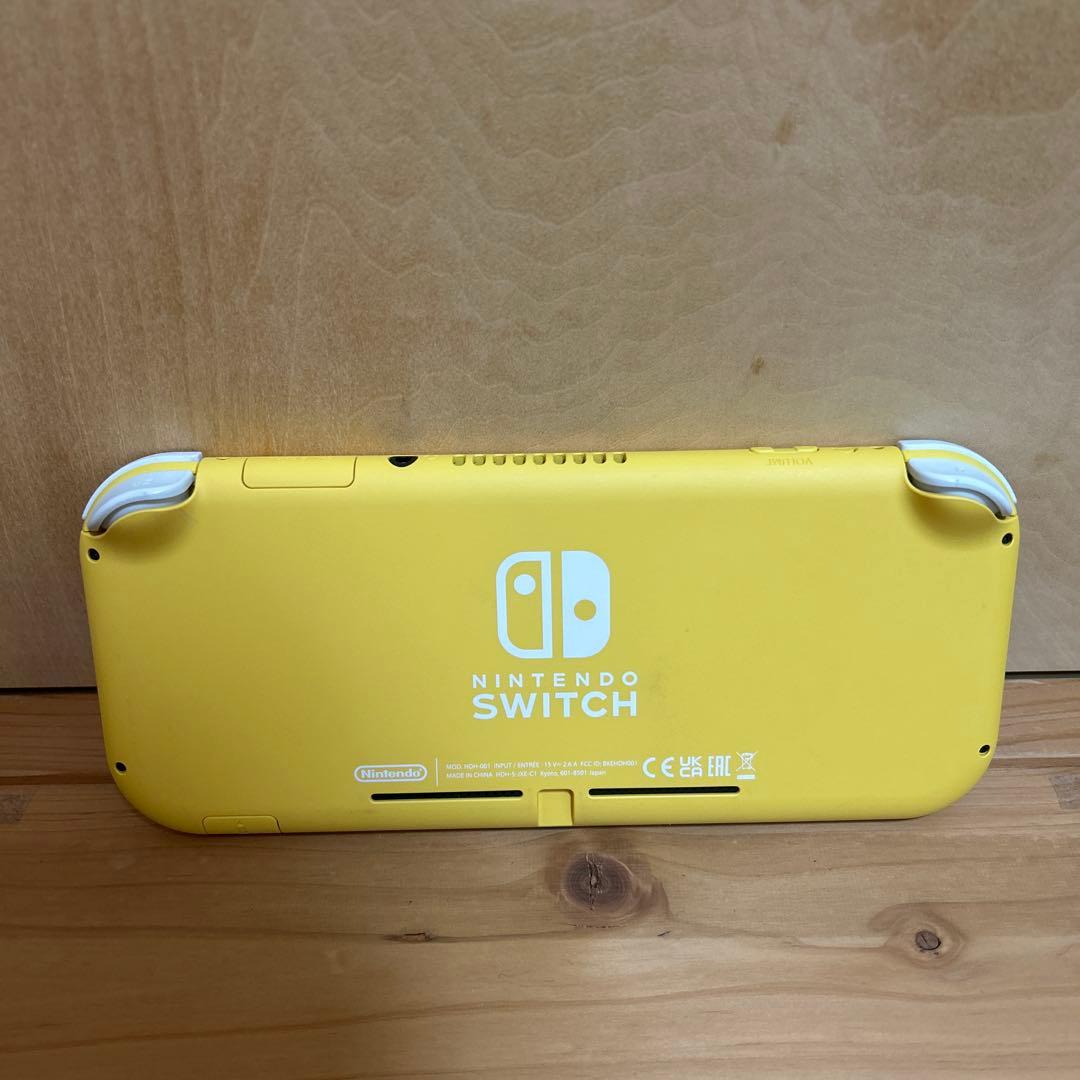 Nintendo Switch Lite イエロー　とマインクラフトのソフト