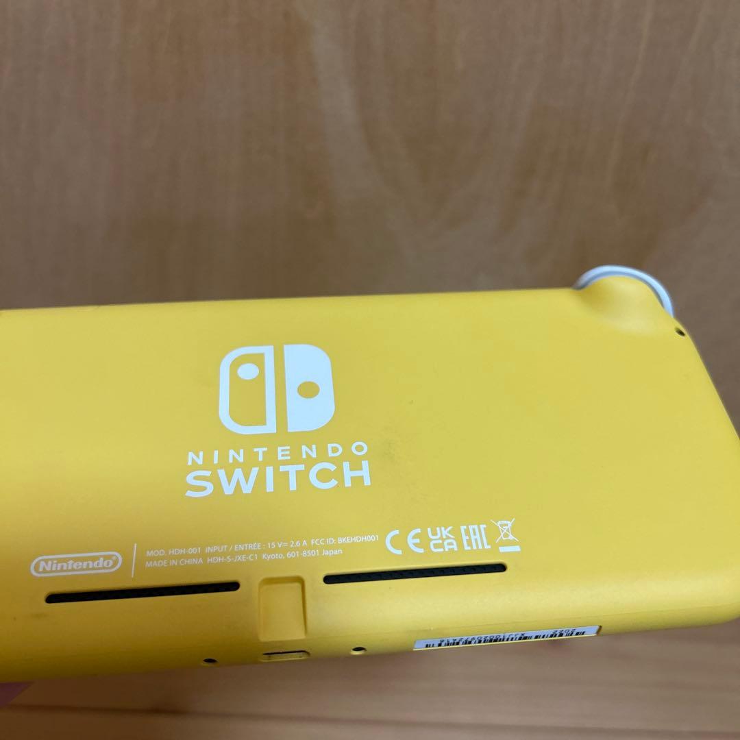 Nintendo Switch Lite イエロー　とマインクラフトのソフト