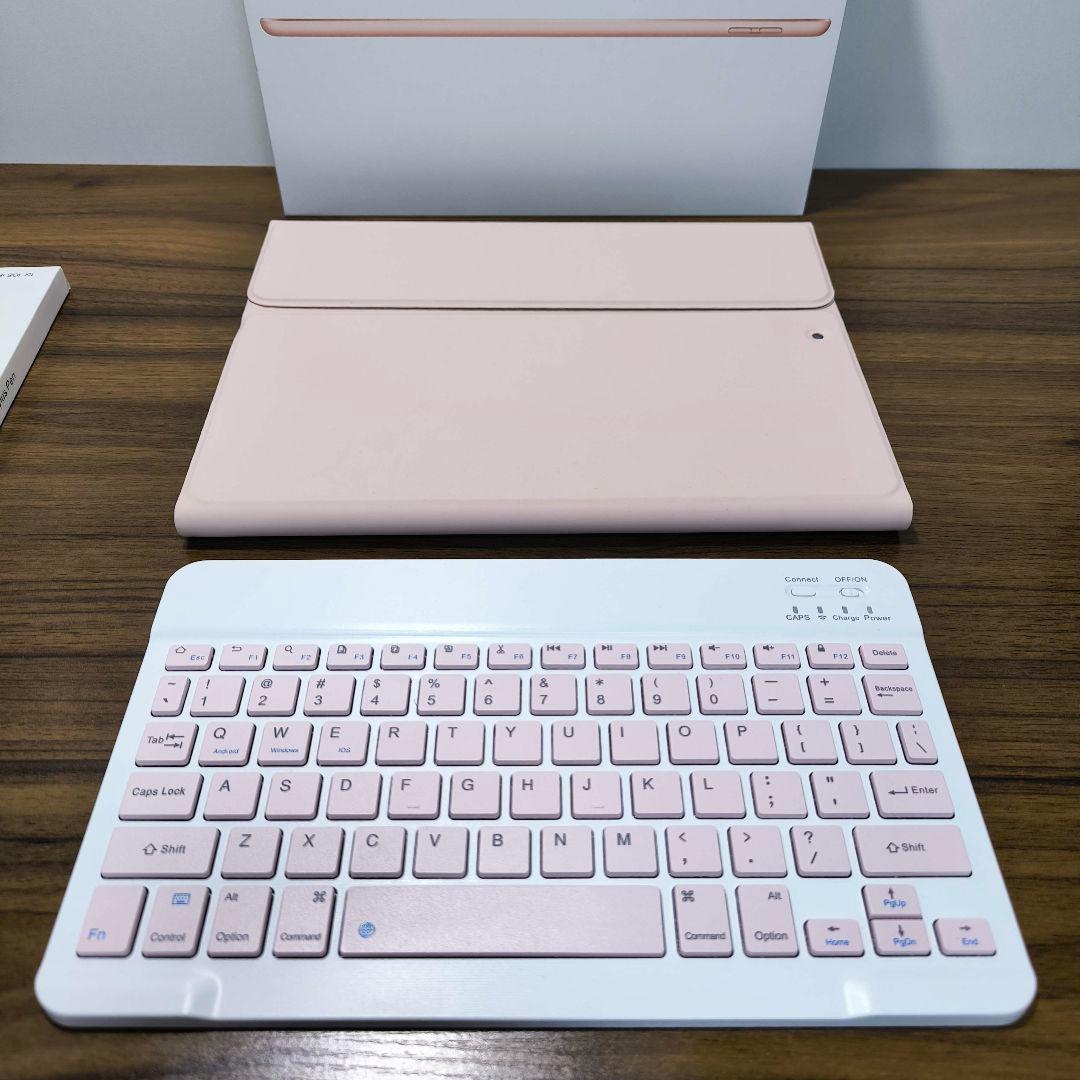 iPad 第8世代 Simフリー 32GB ケースとキーボード、タッチペン