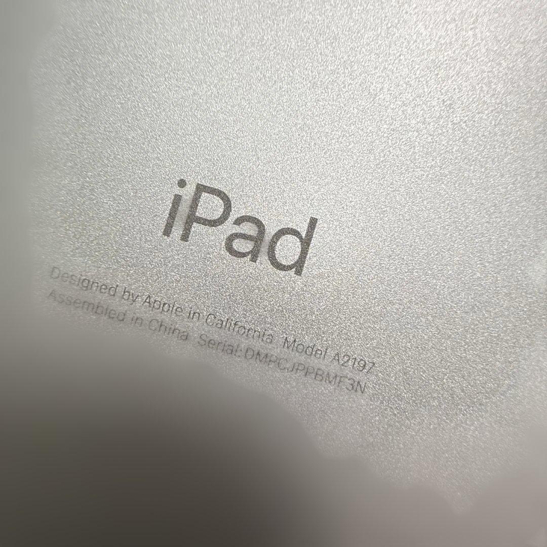 Apple iPad 10.2インチ Wifiモデル (A2197)