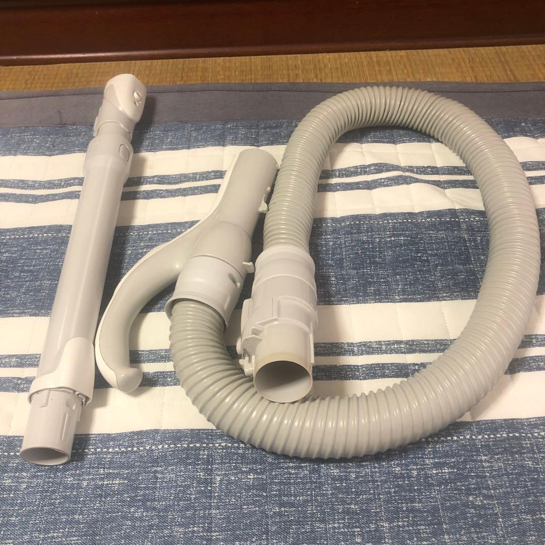 Panasonic キャニスター掃除機 本体，ホース一式付き。 紙パック式