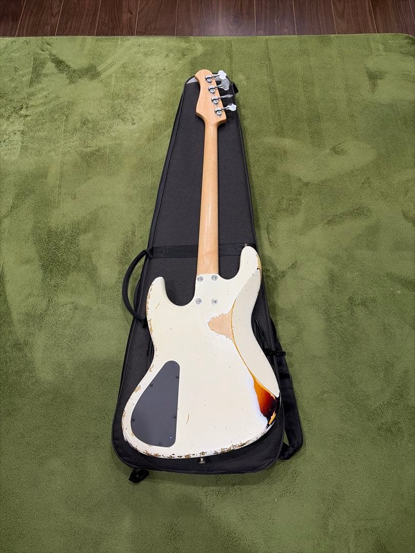 ベース Xotic XJ-1T 4st Vintage White over3TB