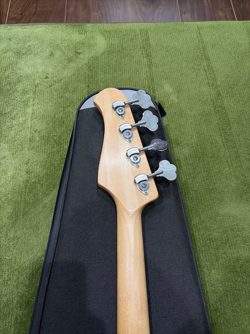 ベース Xotic XJ-1T 4st Vintage White over3TB