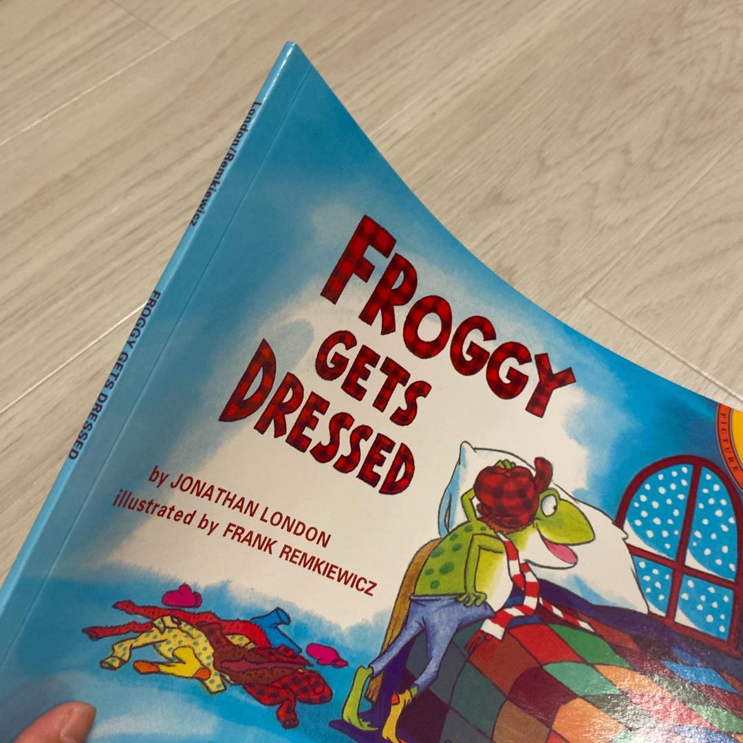 144 Froggy Gets Dressed英語音声絵本