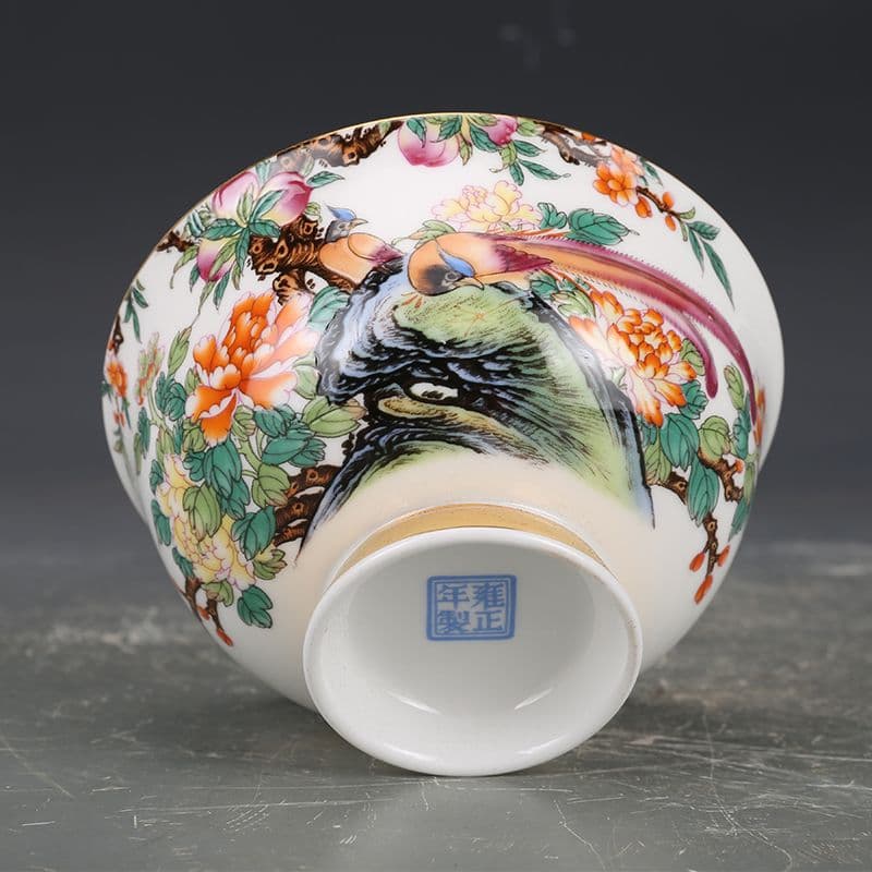清雍正琺瑯彩錦鶏牡丹紋碗 景徳鎮 陶磁器 装飾品 現代工芸品 美術品 置物