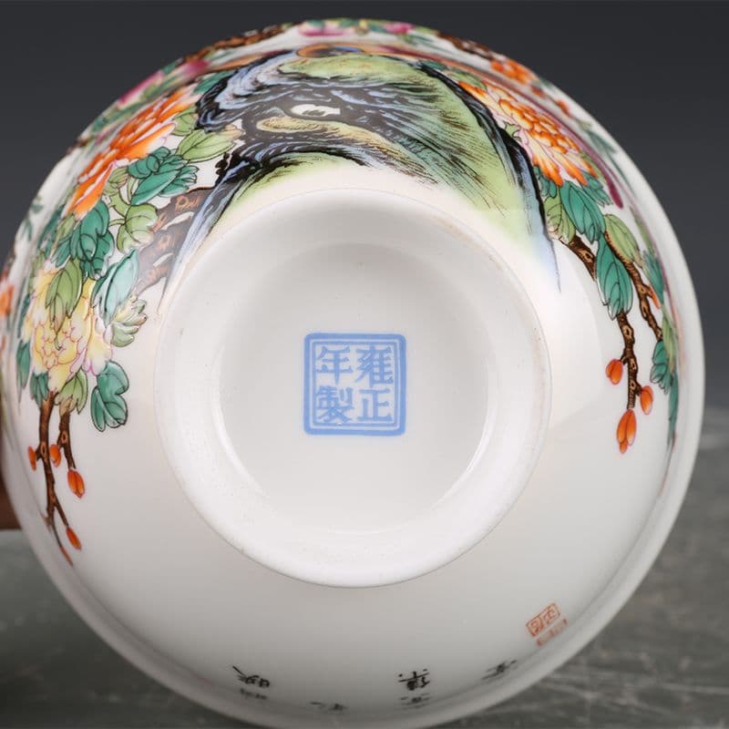 清雍正琺瑯彩錦鶏牡丹紋碗 景徳鎮 陶磁器 装飾品 現代工芸品 美術品 置物