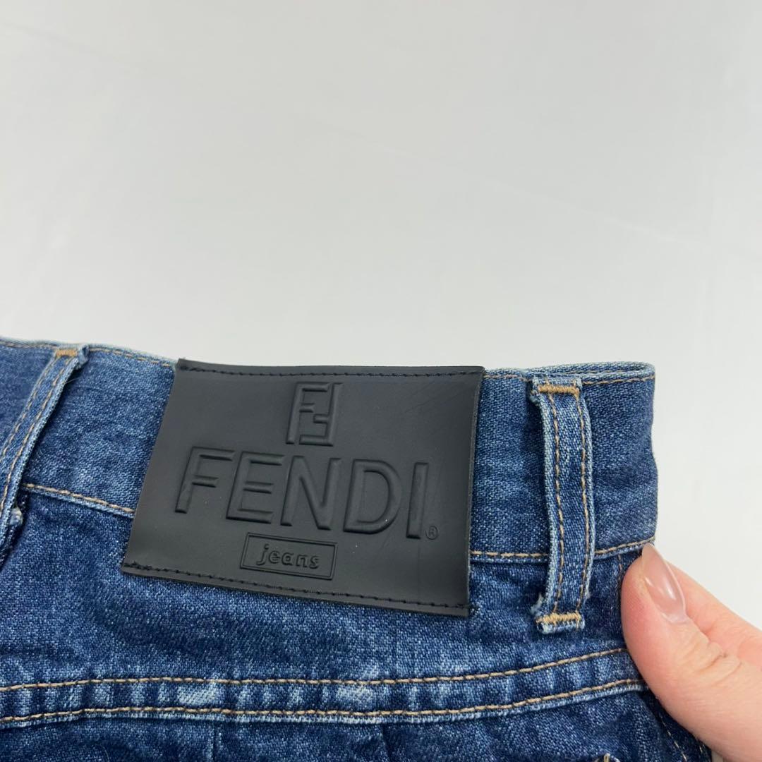 P78 美品 L フェンディ ロゴボタン デニムパンツ インディゴ レディース