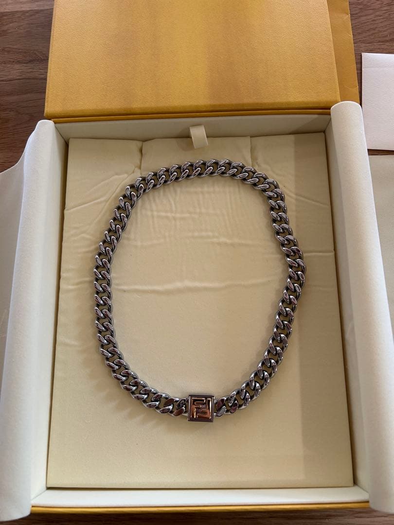 FENDI メンズ シルバー ネックレス