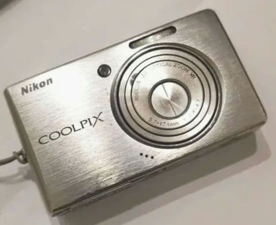 クールピクス　s500 バッテリー　充電器　配線コード類　動作確認済　デジカメ