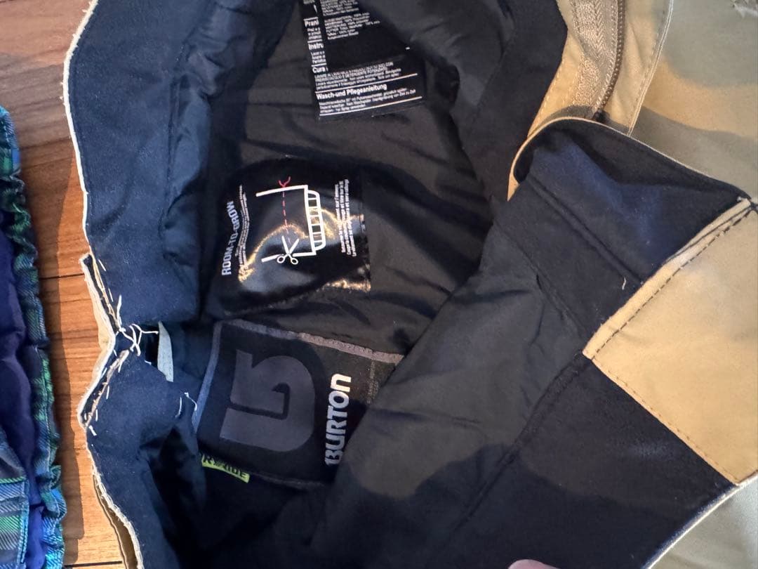 BURTON スノーボードウェア 子ども用