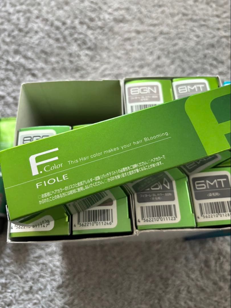 バラ売り可！！FIOLE ヘアカラー剤パーマ剤一式