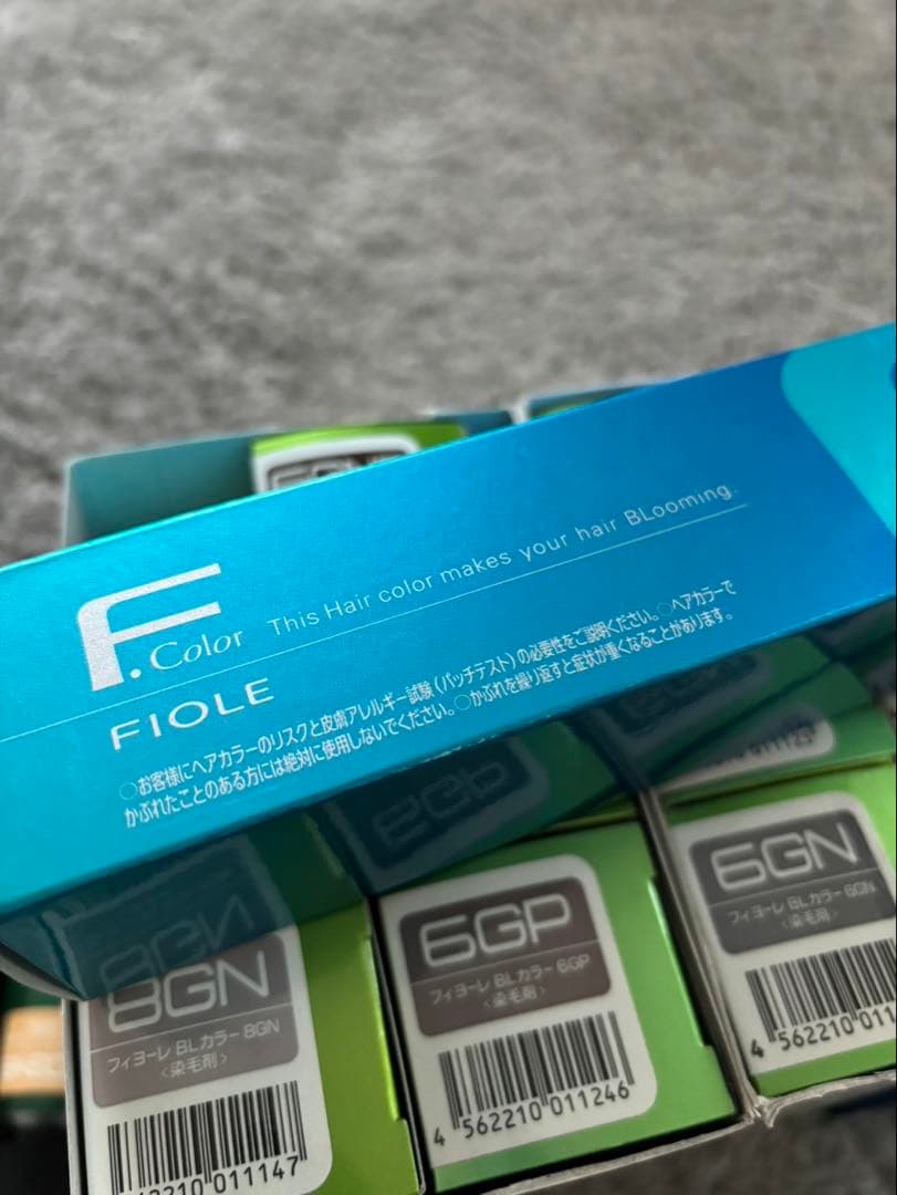 バラ売り可！！FIOLE ヘアカラー剤パーマ剤一式