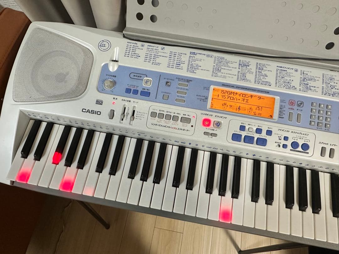 電子ピアノ　CASIO カシオ 光ナビゲーションキーボード LK-180TV