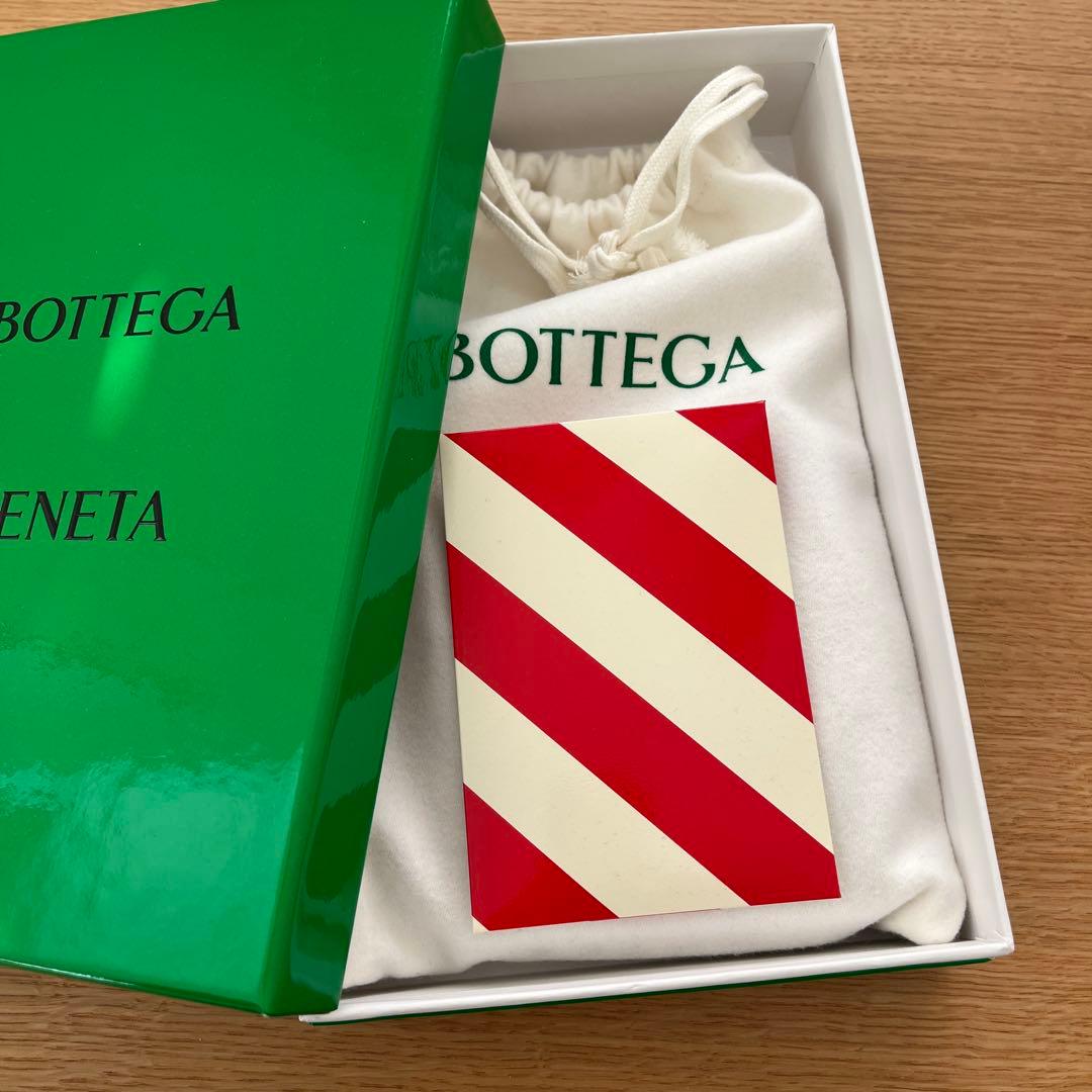 BOTTEGA VENETA ボッテガヴェネタ マキシ　折財布