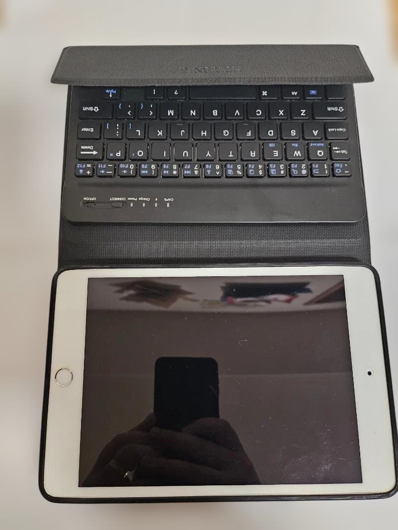 2*t様 iPad mini 4 32GB ＋Bluetoothキーボード＋ケー