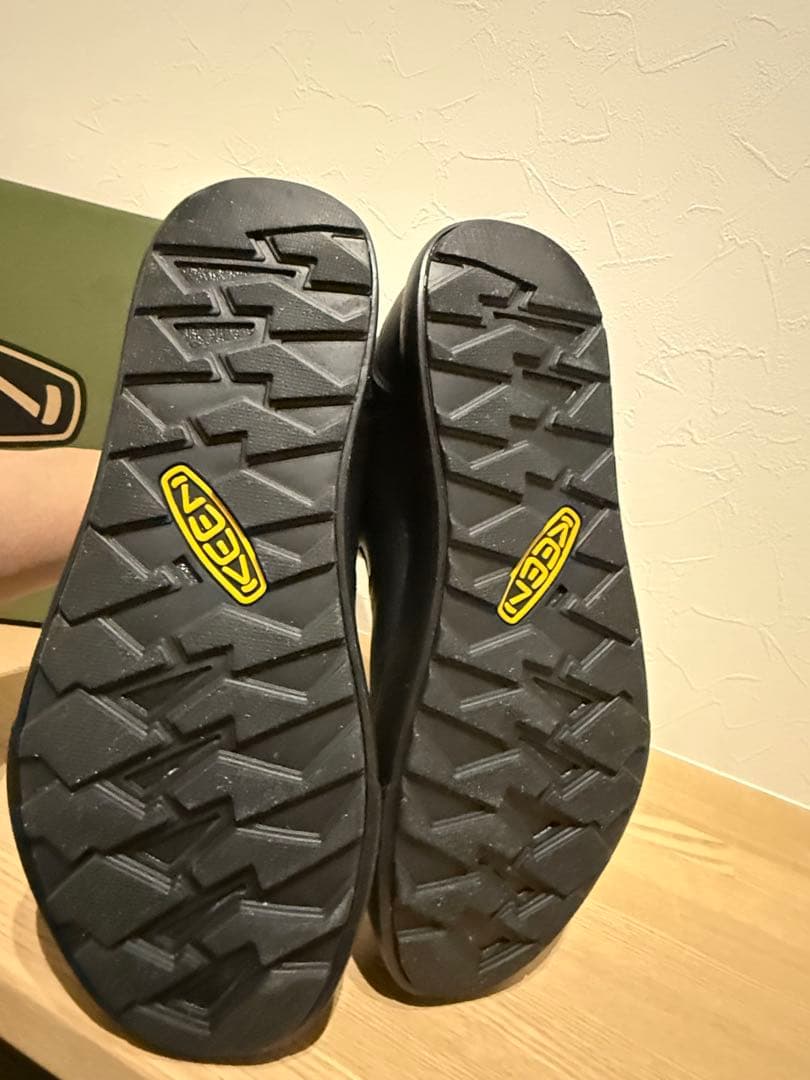 本日最終KEEN エレナ チェルシー WP Black/Black 25.0cm