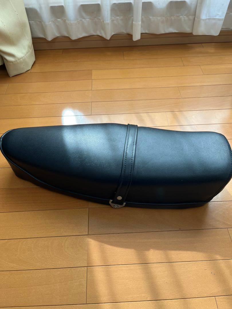 Vespa純正　スモールボディ用シート　新品