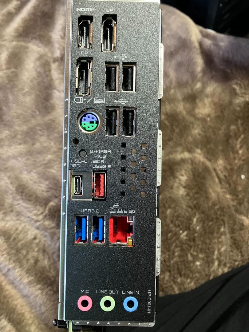 GIGABYTE B550M AORUS ELITE マザーボード(ジャンク)