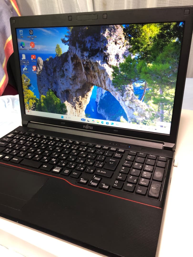 【SSD】 Win11 i5 8GB 256GB 富士通製ノートPC