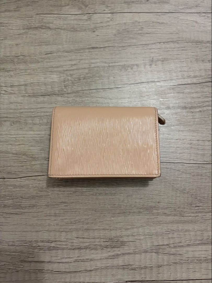 プラダ 財布 プラダ 2つ折り財布