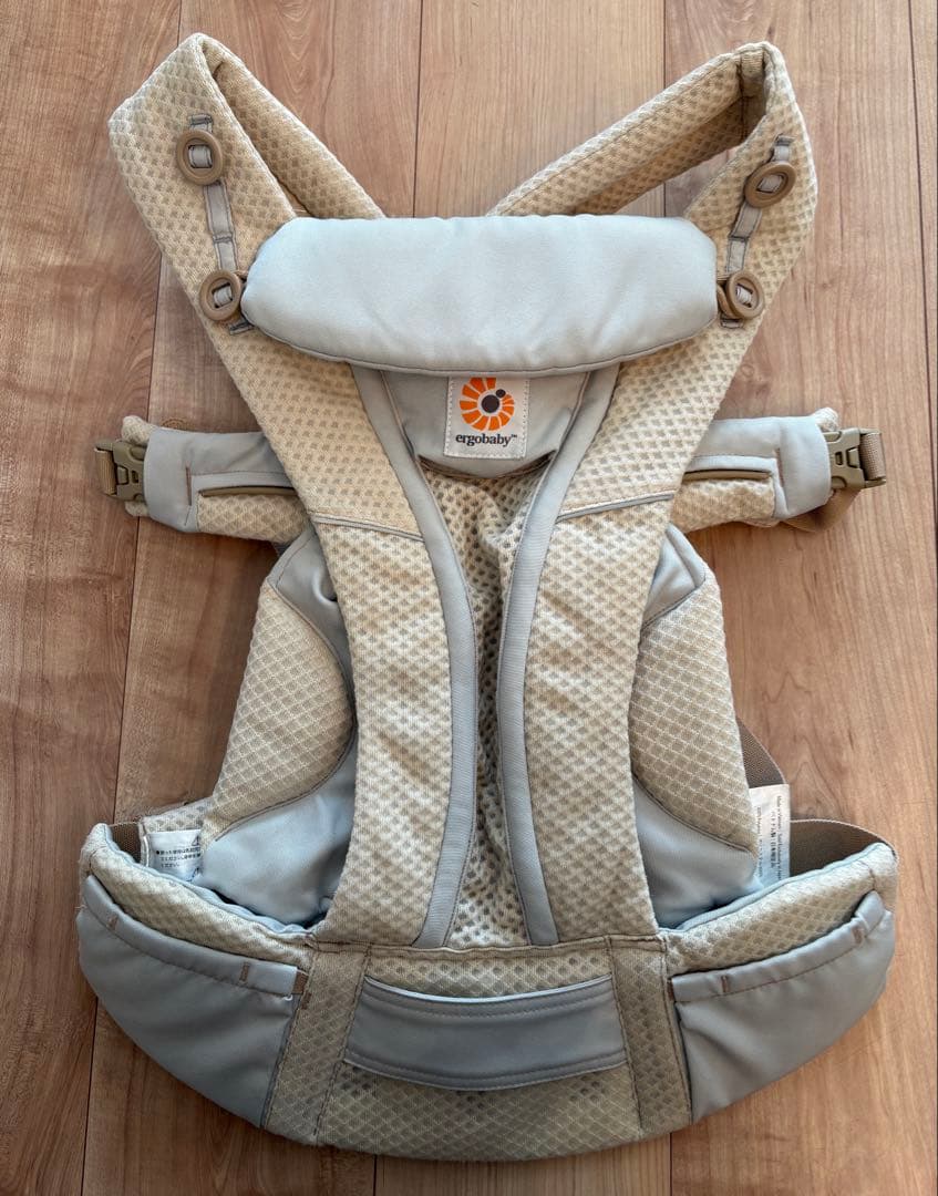 【中古】エルゴベイビー抱っこ紐　色：ナチュラルベージュ
