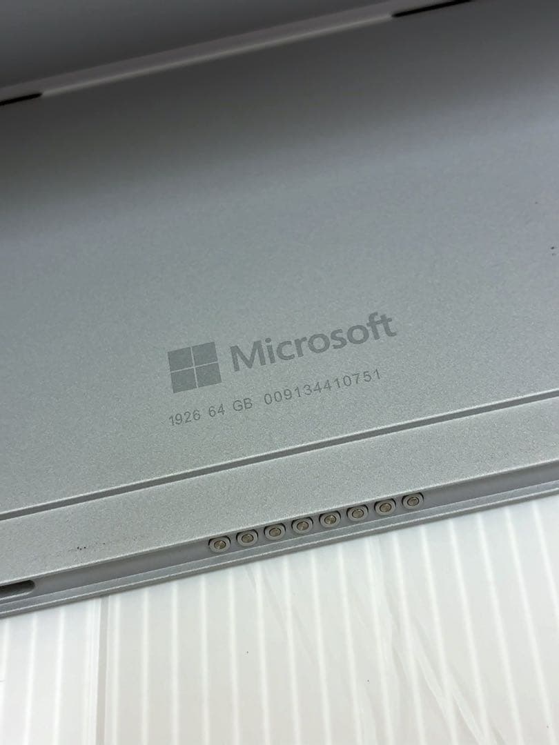 Surface Go2 4GB64GB 本体のみ　Microsoft