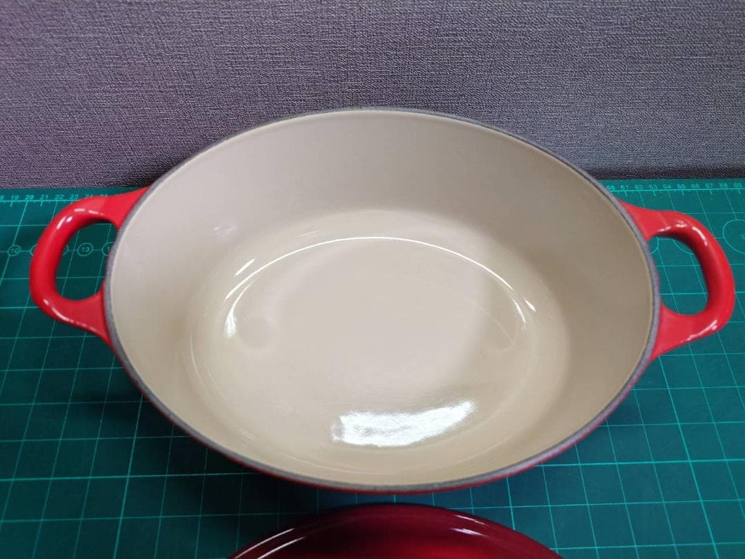 【美品】LE CREUSET ルクルーゼ ココットオーバル 23cm レッド