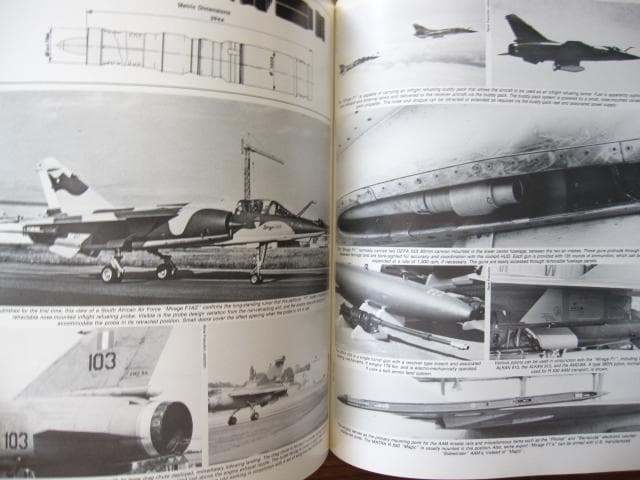 洋書 Dassault Mirage F1 Aerofax Minigraph 17
