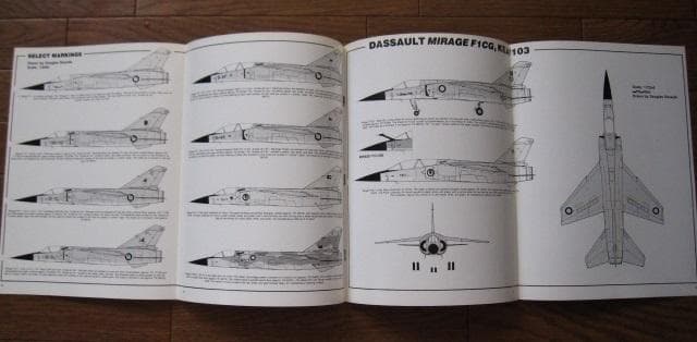 洋書 Dassault Mirage F1 Aerofax Minigraph 17
