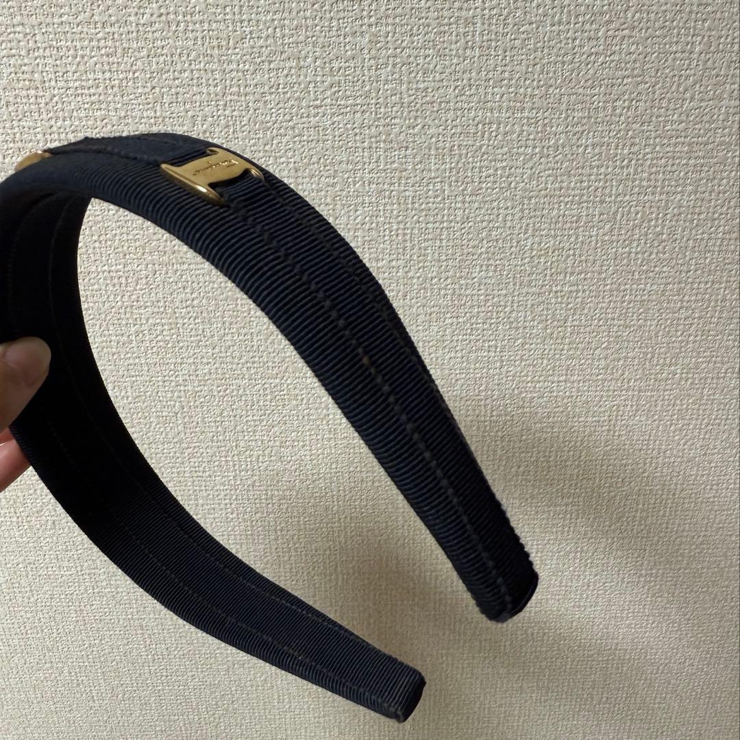 フェラガモ　カチューシャ　ネイビー