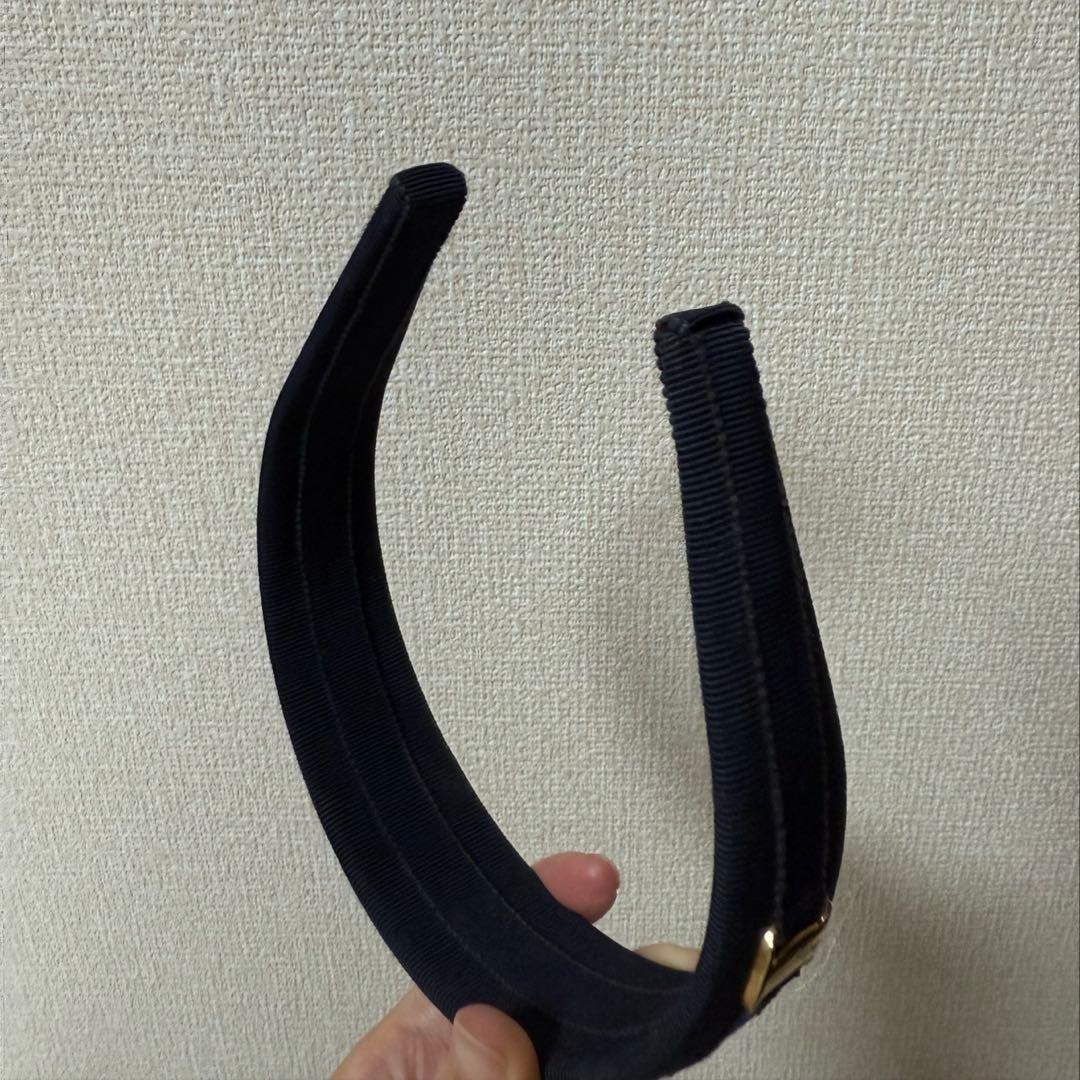 フェラガモ　カチューシャ　ネイビー