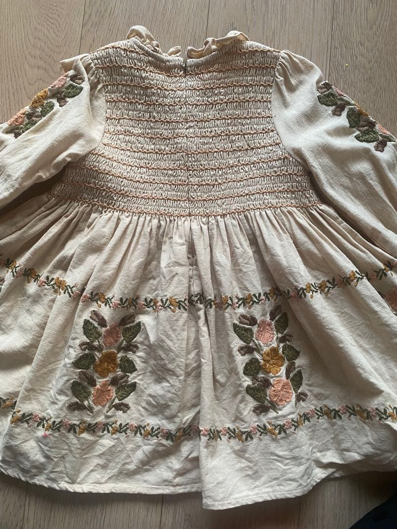 アポリナ mia dress 2-3y