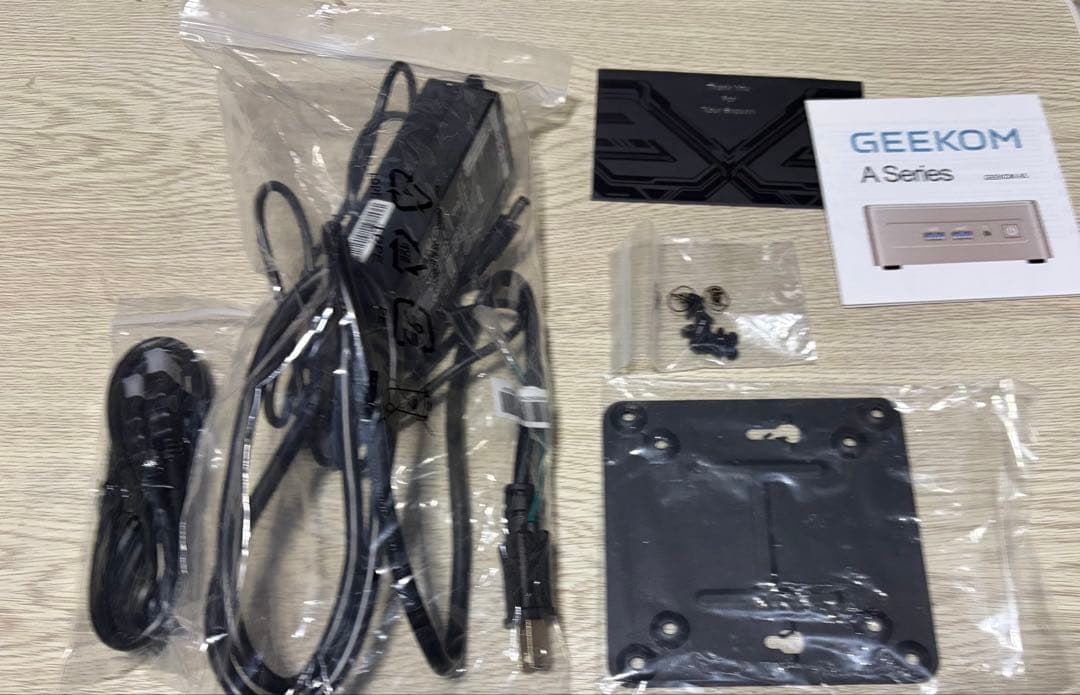 【極美品】GEEKOM A5 ミニPC AMD Ryzen 5 7430U