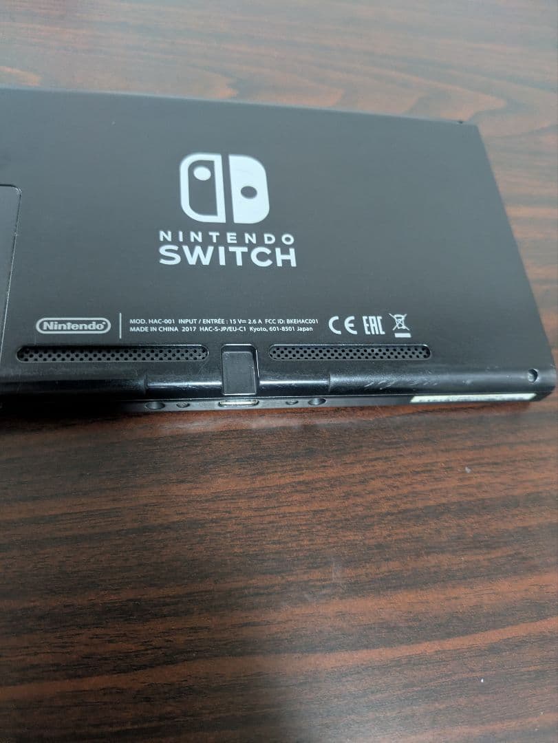 【極美品】NINTENDO Switch 本体のみ　動作確認済
