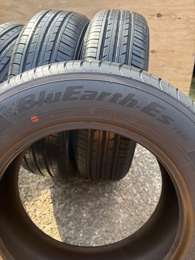 175/65R14中古タイヤ　バリ溝